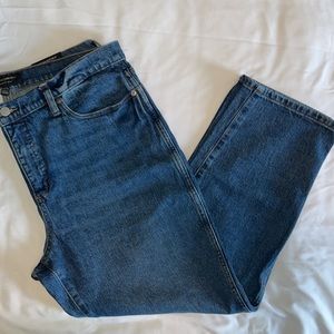NWT NEVER WORN! Banana Republic Indigo Slouch Jean in size 32/14 Petite.